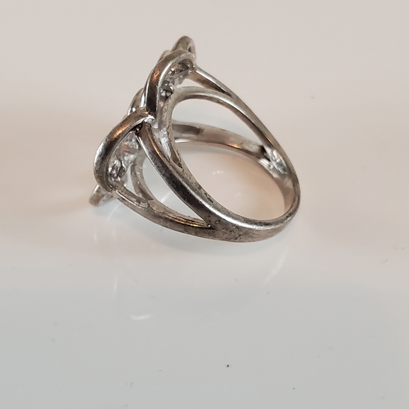 Large Sterling Silver Floral Flower Ring Size  7 - Picture 2 of 5